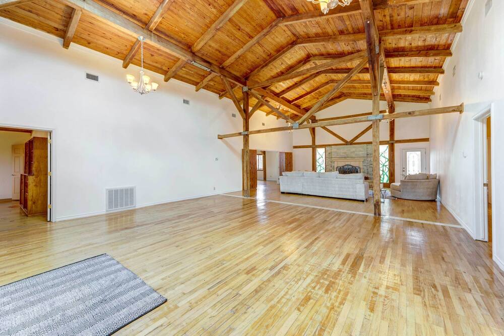 Photo of Livingroom in Smithville