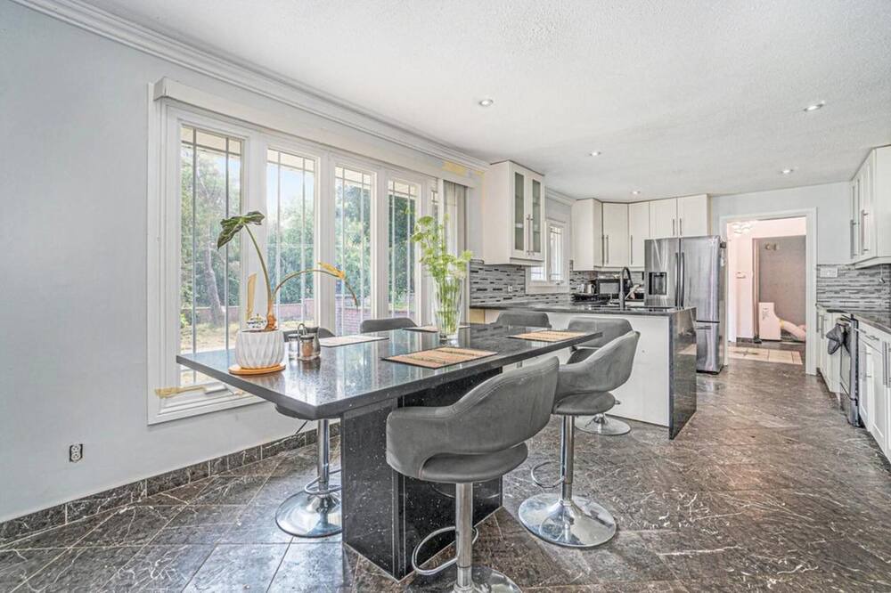 Photo of Kitchen in Aylmer
