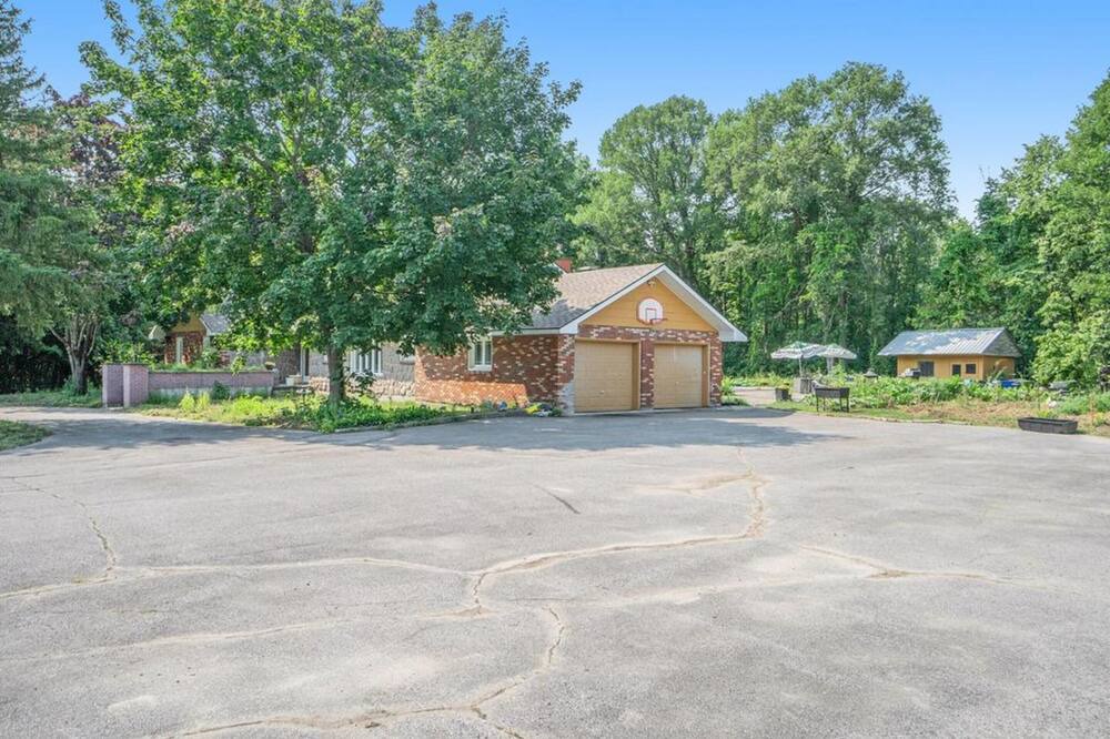 Photo of Outdoor in Aylmer