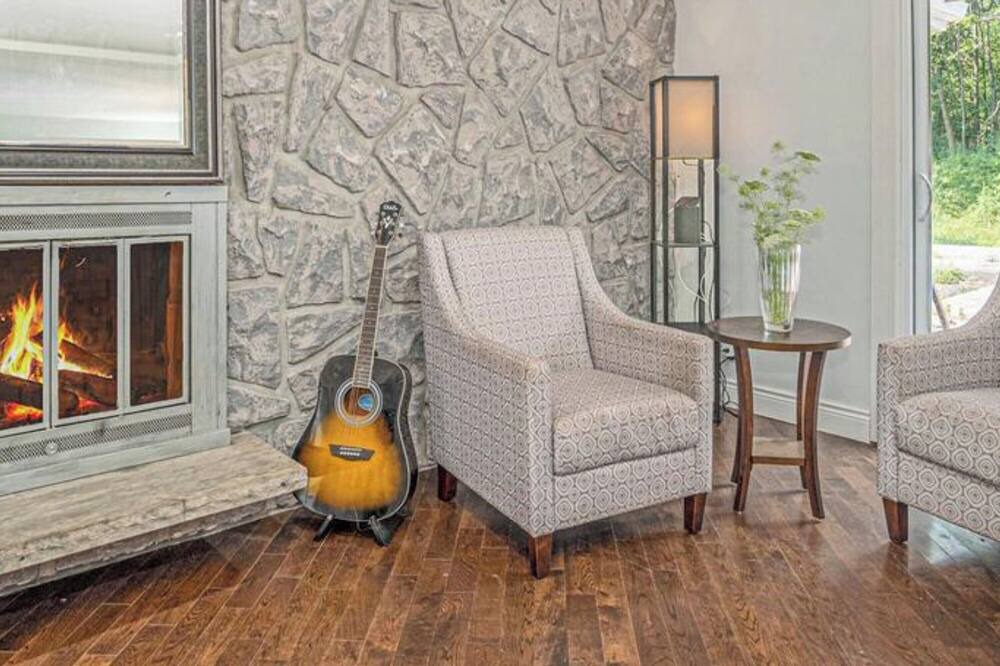 Photo of Bedroom in Aylmer