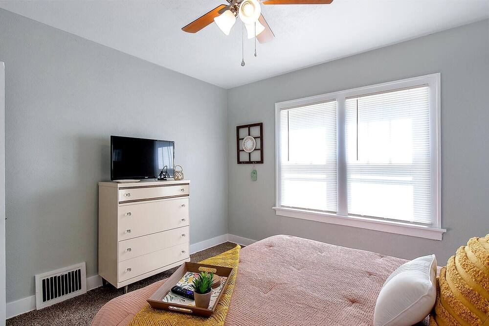 Photo of Bedroom in Hutchinson