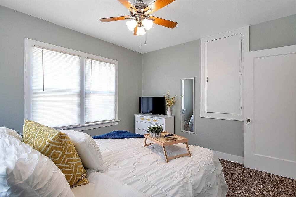 Photo of Bedroom in Hutchinson