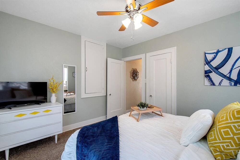 Photo of Bedroom in Hutchinson