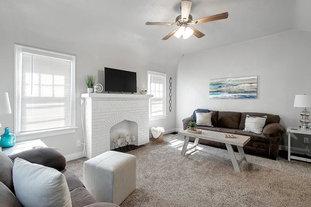 Photo of Livingroom in Hutchinson