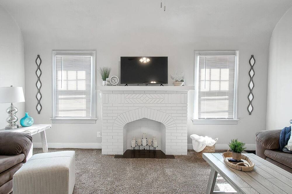 Photo of Livingroom in Hutchinson