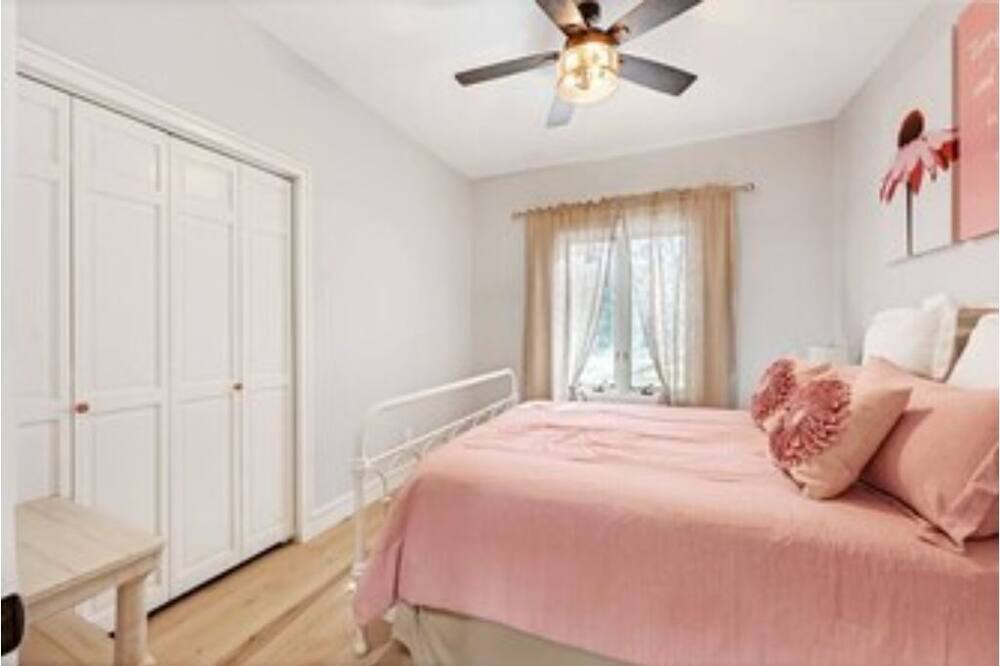 Photo of Bedroom in Tomball