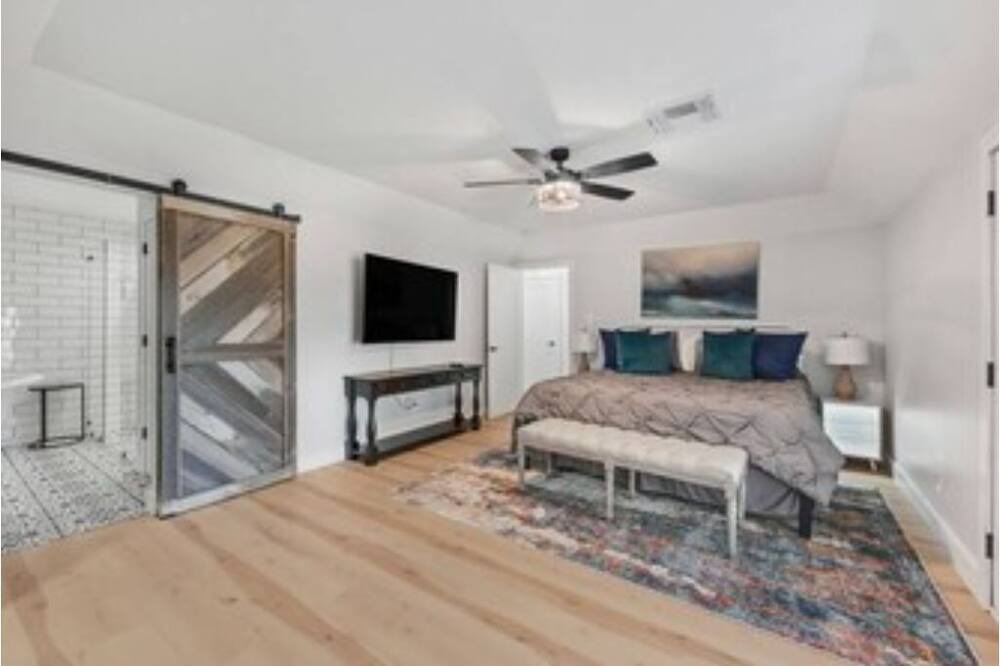 Photo of Bedroom in Tomball
