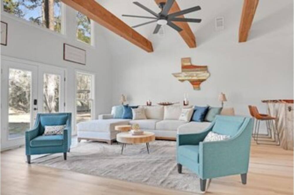 Photo of Livingroom in Tomball