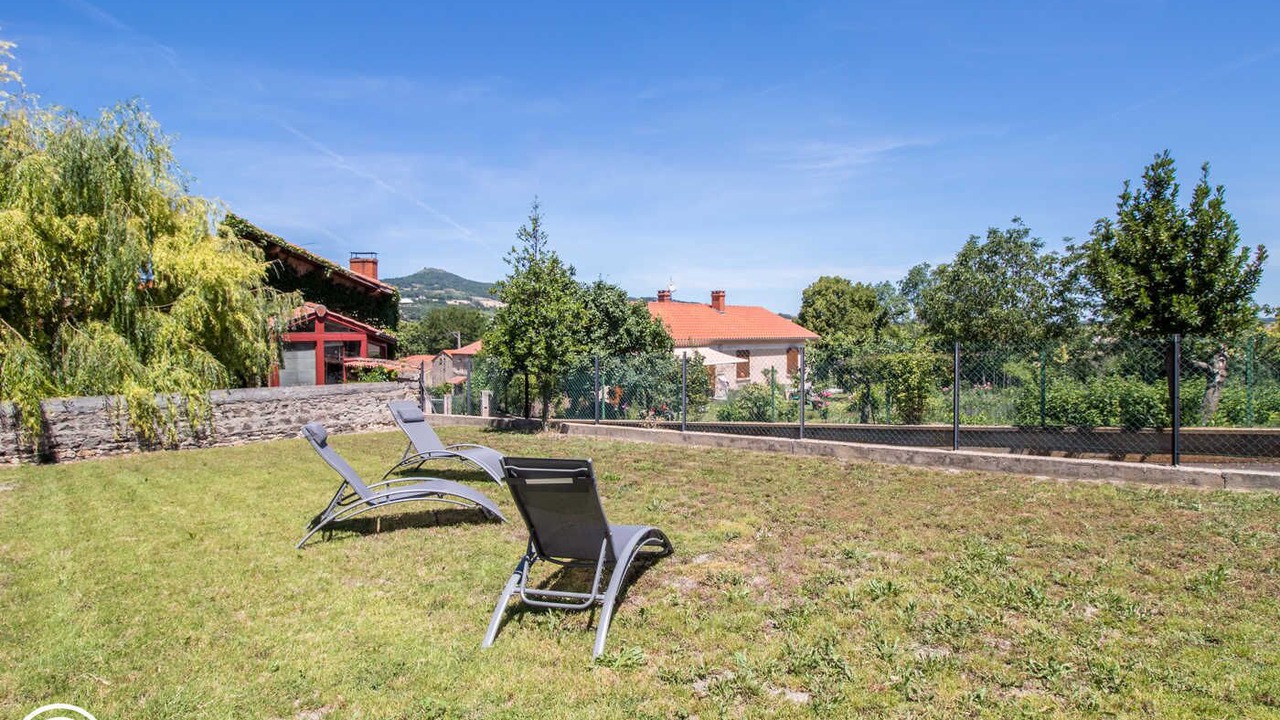 Photo of Outdoor in Mareugheol
