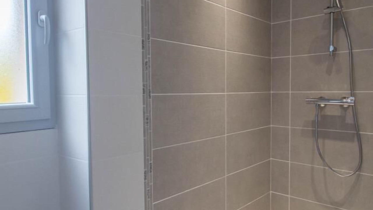 Photo of Bathroom in Mareugheol