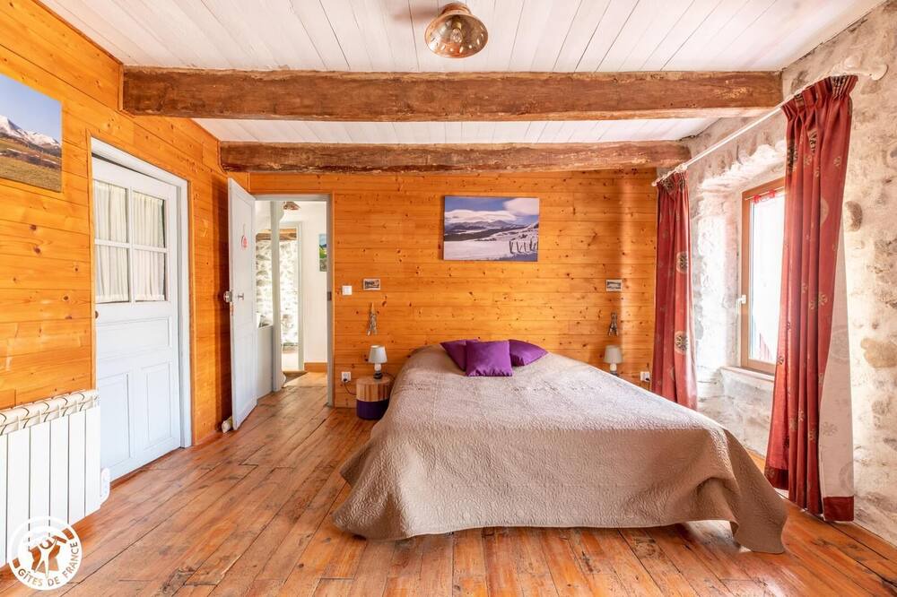 Photo of Bedroom in Chambon-sur-Lac