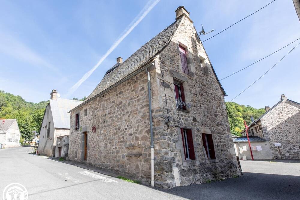 Photo of Outdoor in Chambon-sur-Lac