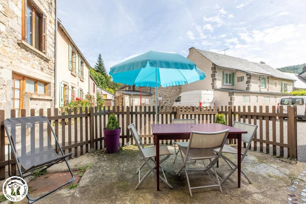 Photo of Outdoor in Chambon-sur-Lac