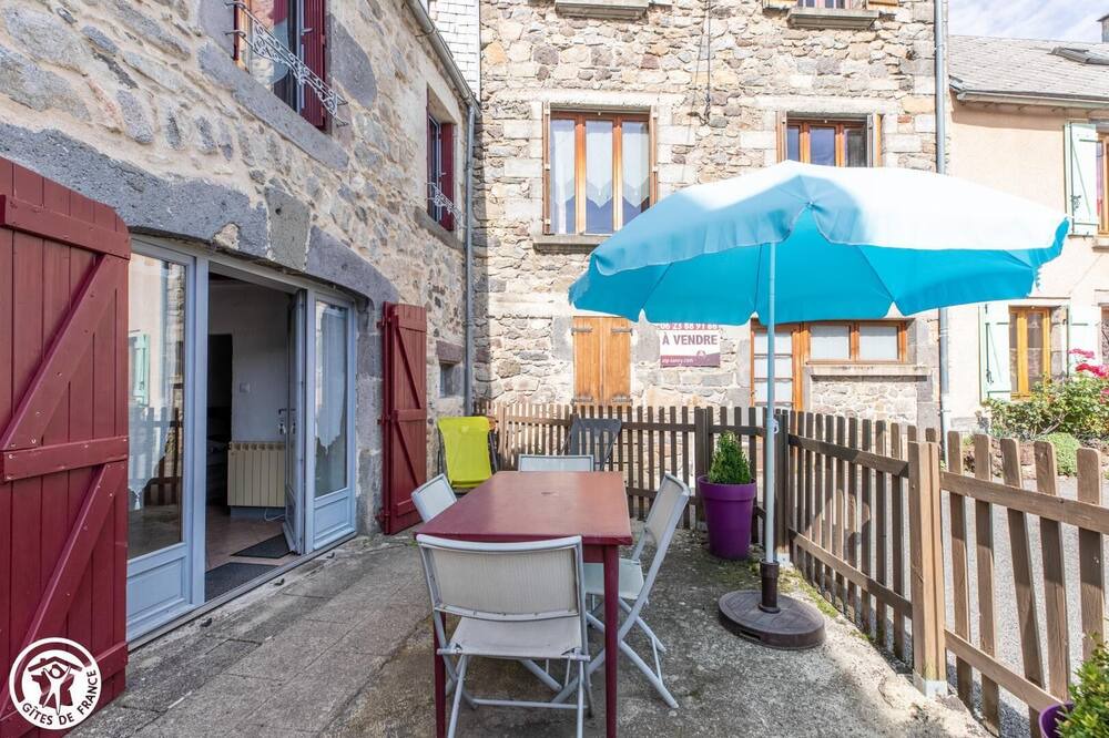 Photo of Outdoor in Chambon-sur-Lac
