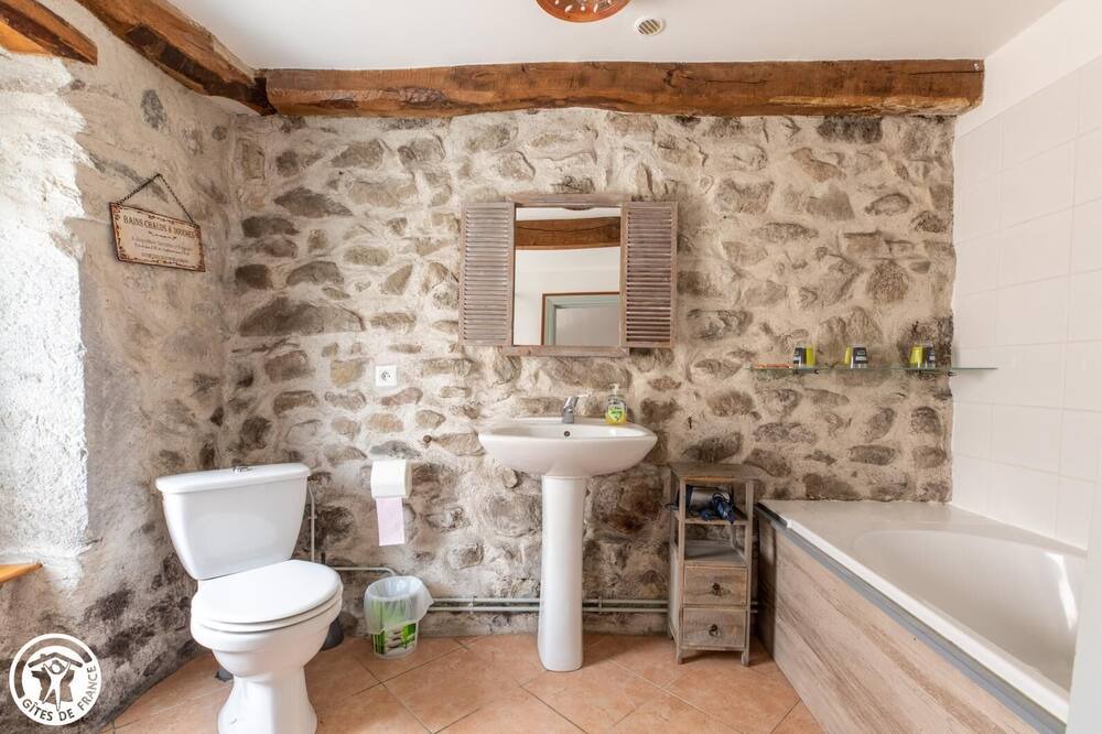 Photo of Bathroom in Chambon-sur-Lac