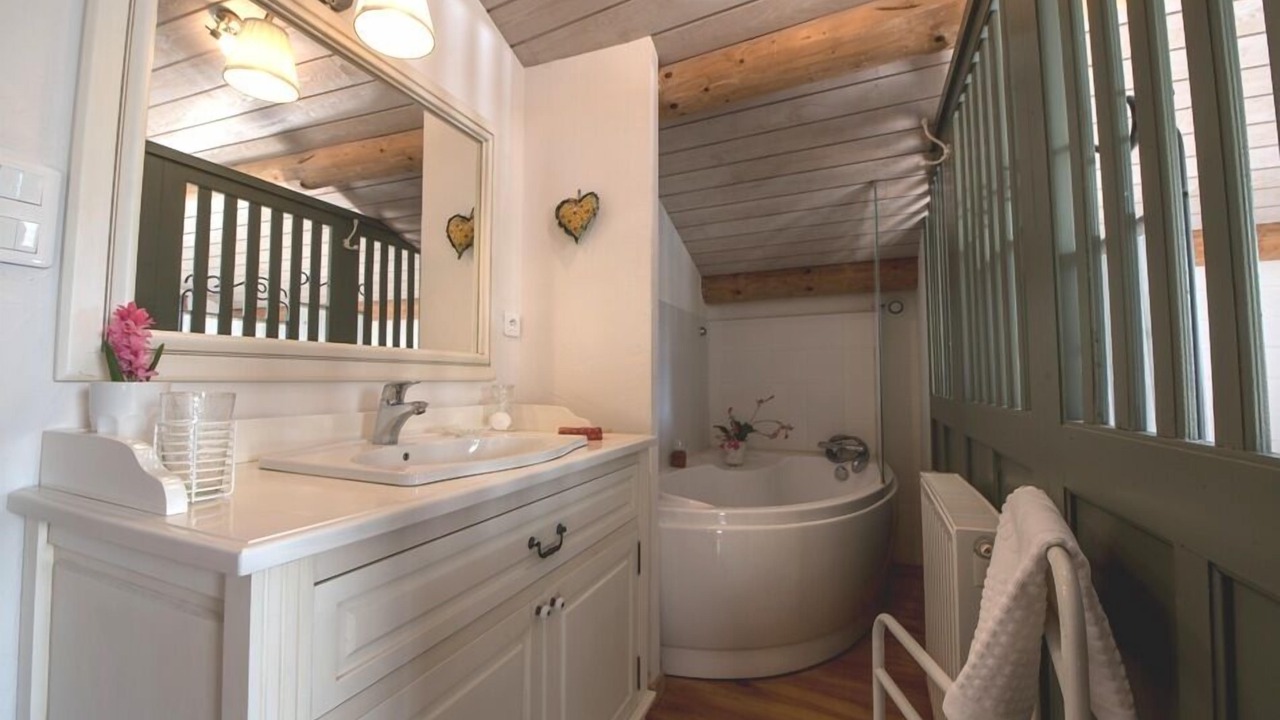 Photo of Bathroom in Montaigut-le-Blanc