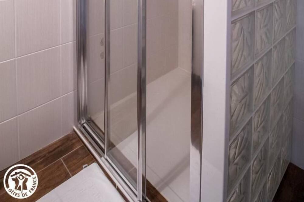 Photo of Bathroom in Pontgibaud