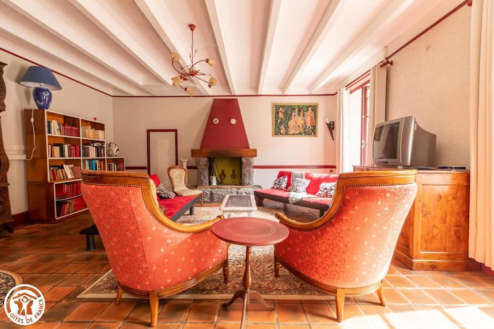 Photo of Others in Miremont