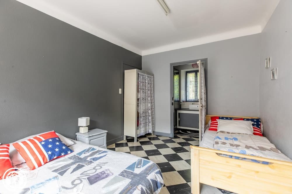 Photo of Bedroom in Miremont