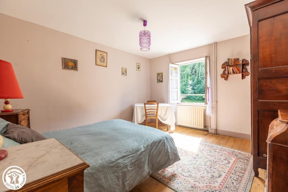 Photo of Bedroom in Miremont