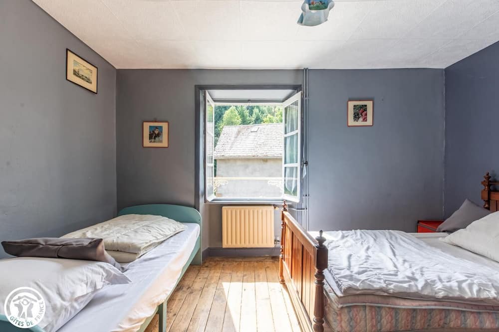 Photo of Bedroom in Miremont