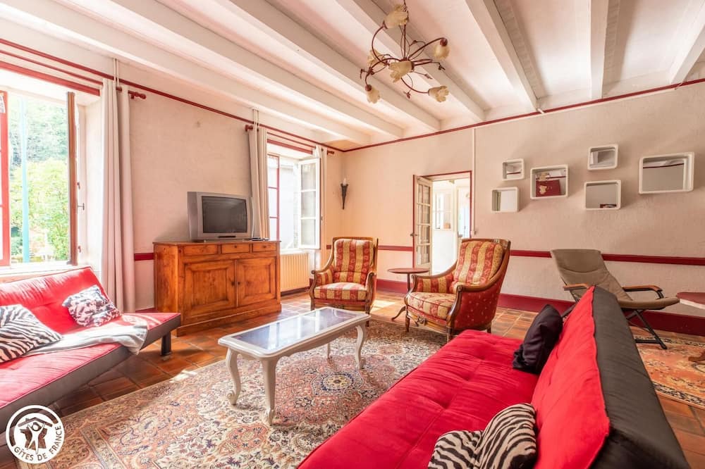 Photo of Livingroom in Miremont