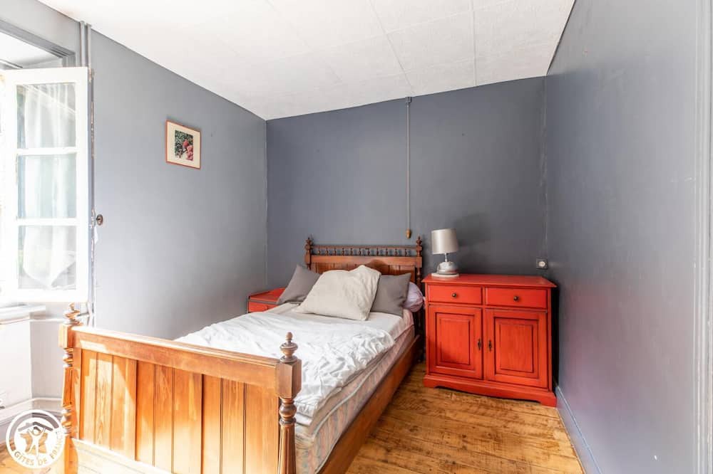 Photo of Bedroom in Miremont
