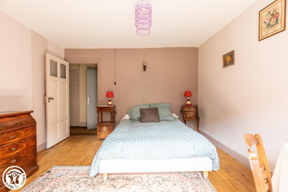 Photo of Bedroom in Miremont