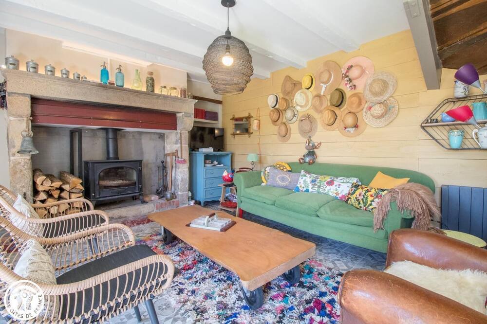 Photo of Livingroom in Egliseneuve-des-Liards