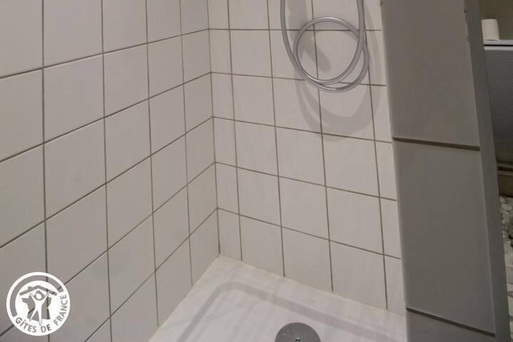 Photo of Bathroom in Egliseneuve-des-Liards