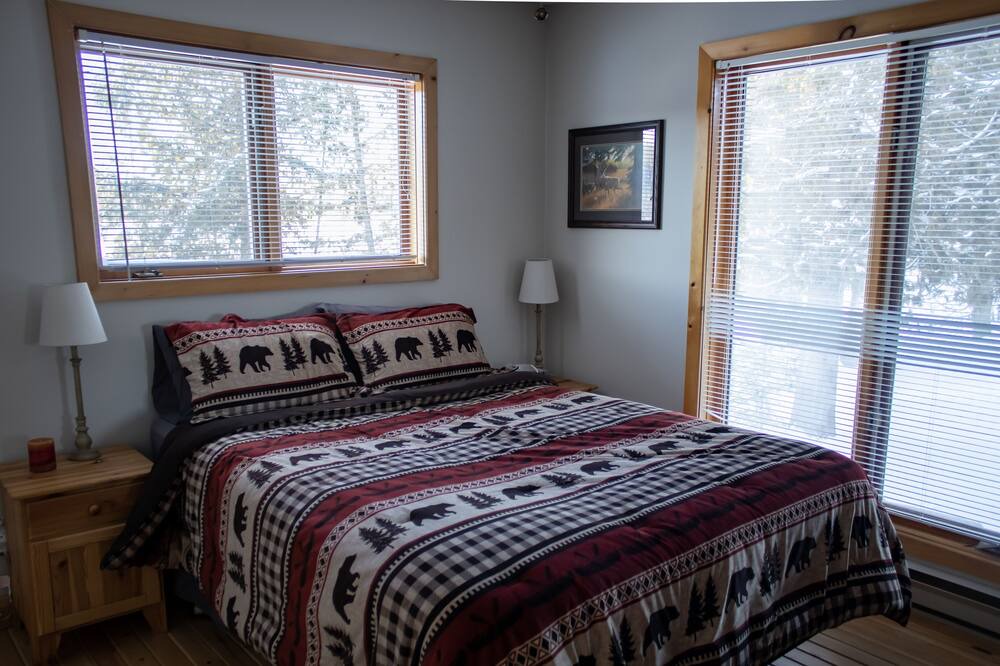 Photo of Bedroom in Strong