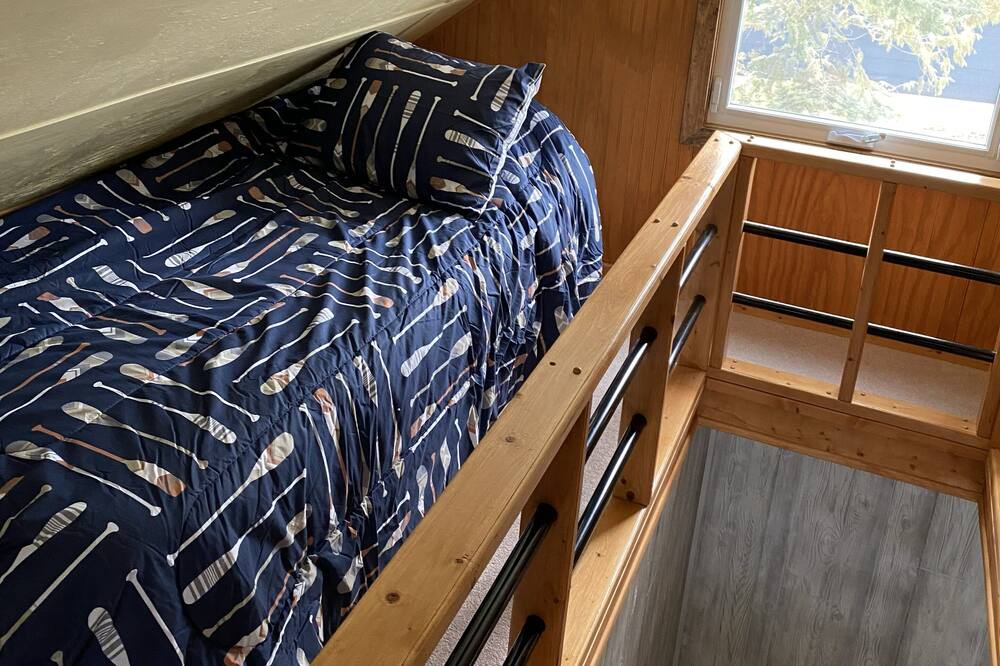 Photo of Bedroom in Strong