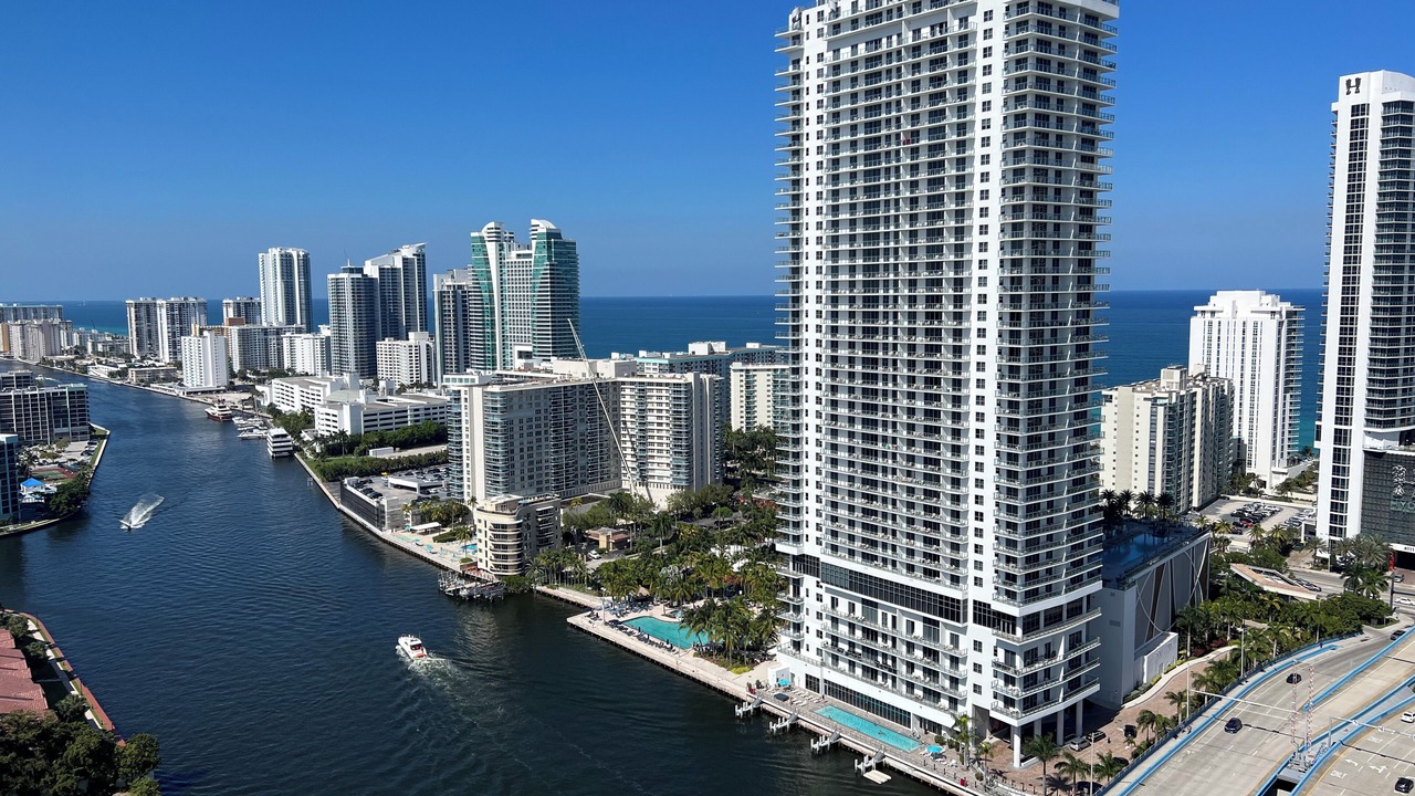Photo of Bedroom in Hallandale Beach