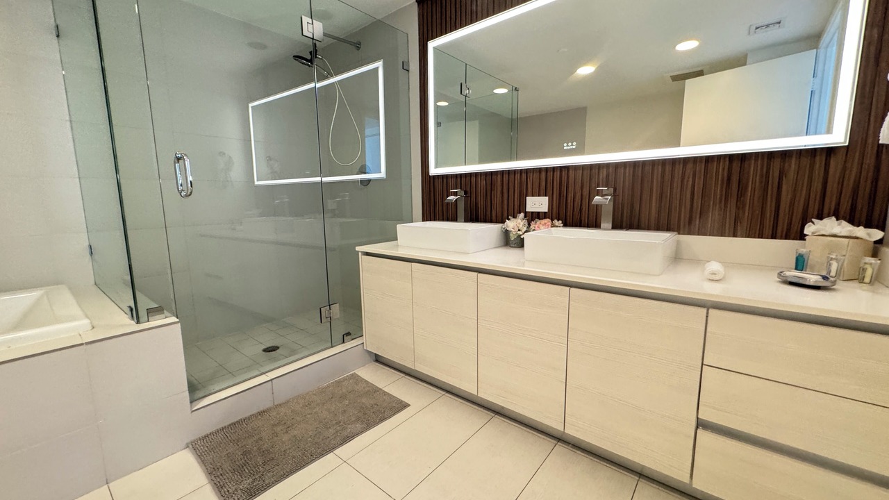Photo of Bathroom in Hallandale Beach