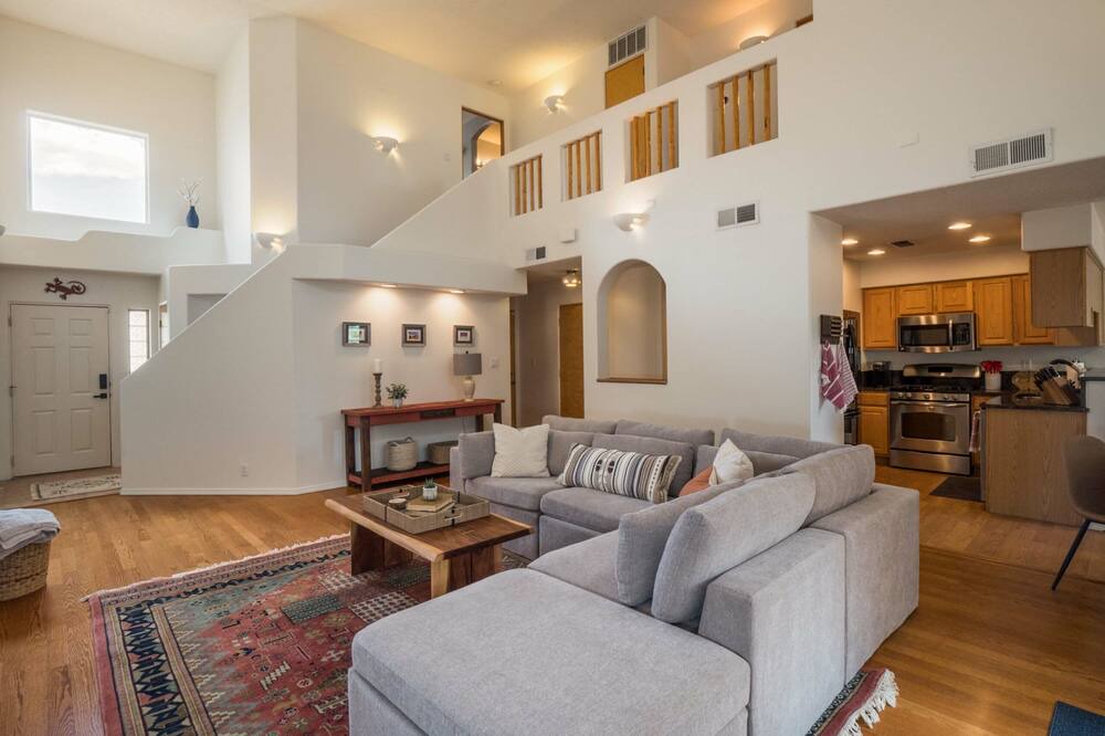 Photo of Livingroom in Taylor Ranch