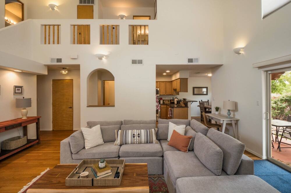 Photo of Livingroom in Taylor Ranch