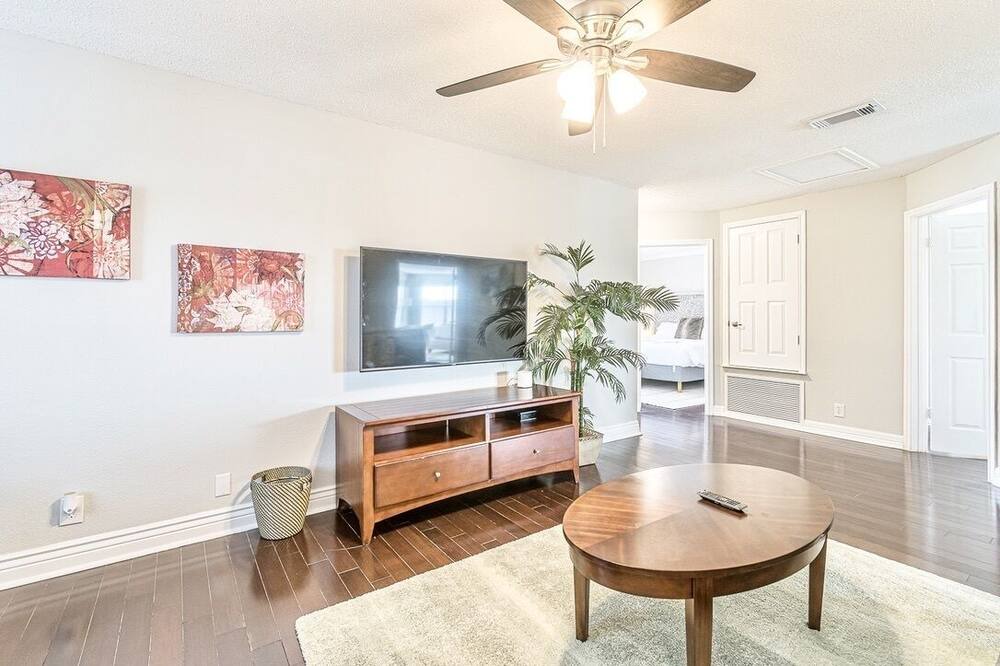 Photo of Livingroom in North San Antonio - SAT