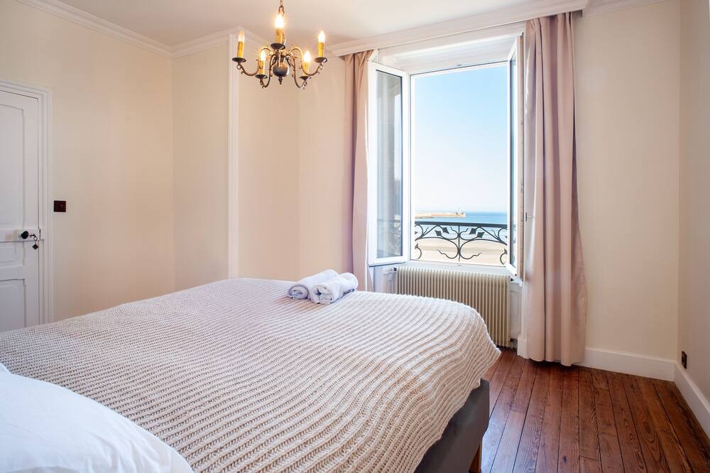 Photo of Bedroom in Binic-Etables-sur-Mer
