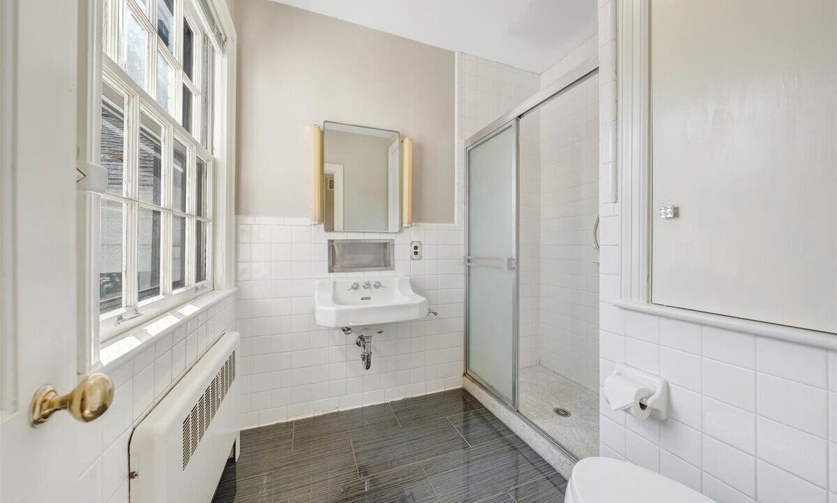 Photo of Bathroom in Martinsville