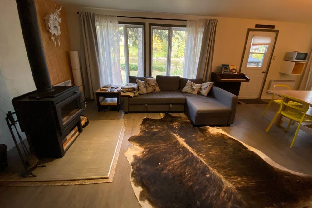 Photo of Livingroom in Saint-Alphonse-Rodriguez