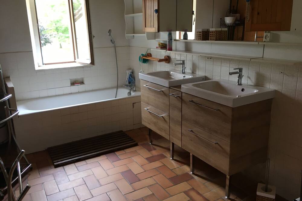 Photo of Kitchen in Tourdun