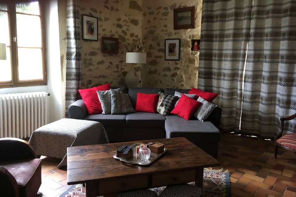 Photo of Livingroom in Tourdun