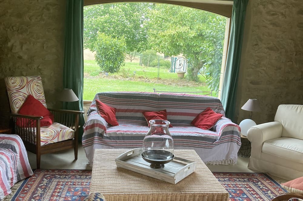 Photo of Livingroom in Tourdun