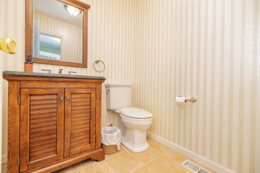Photo of Bathroom in Hillcrest Point
