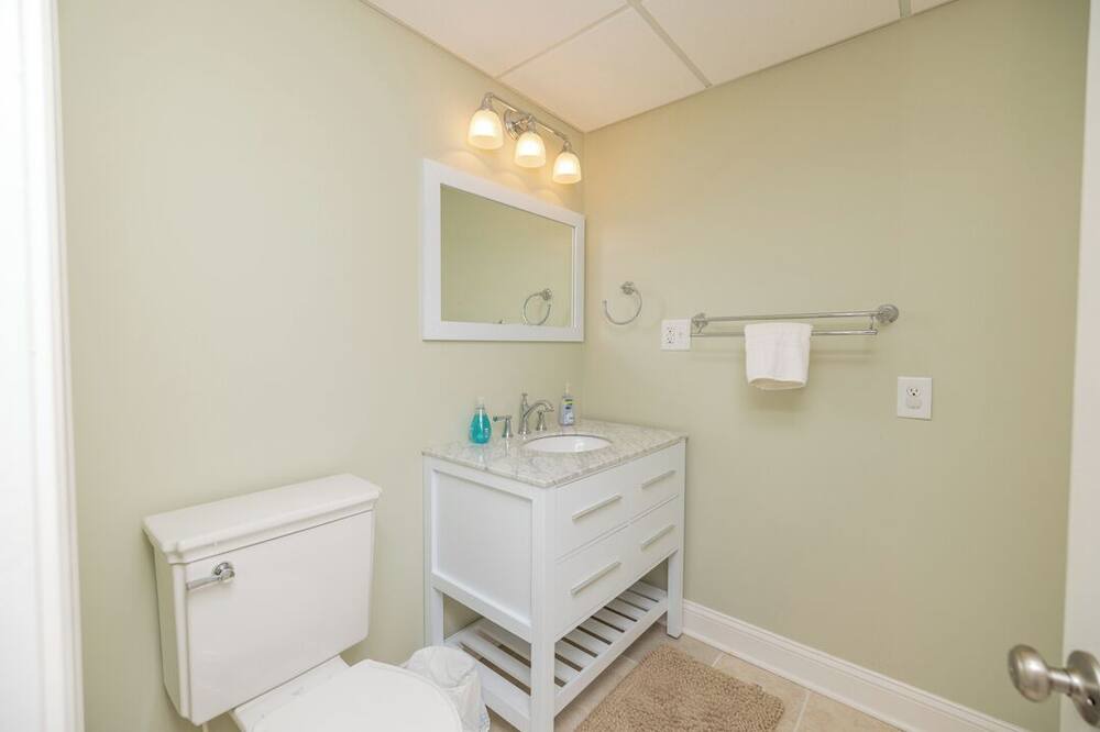 Photo of Bathroom in Hillcrest Point