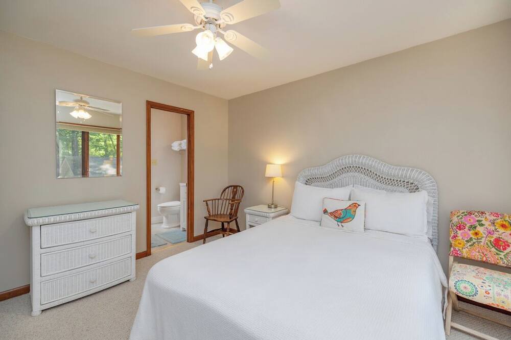 Photo of Bedroom in Hillcrest Point