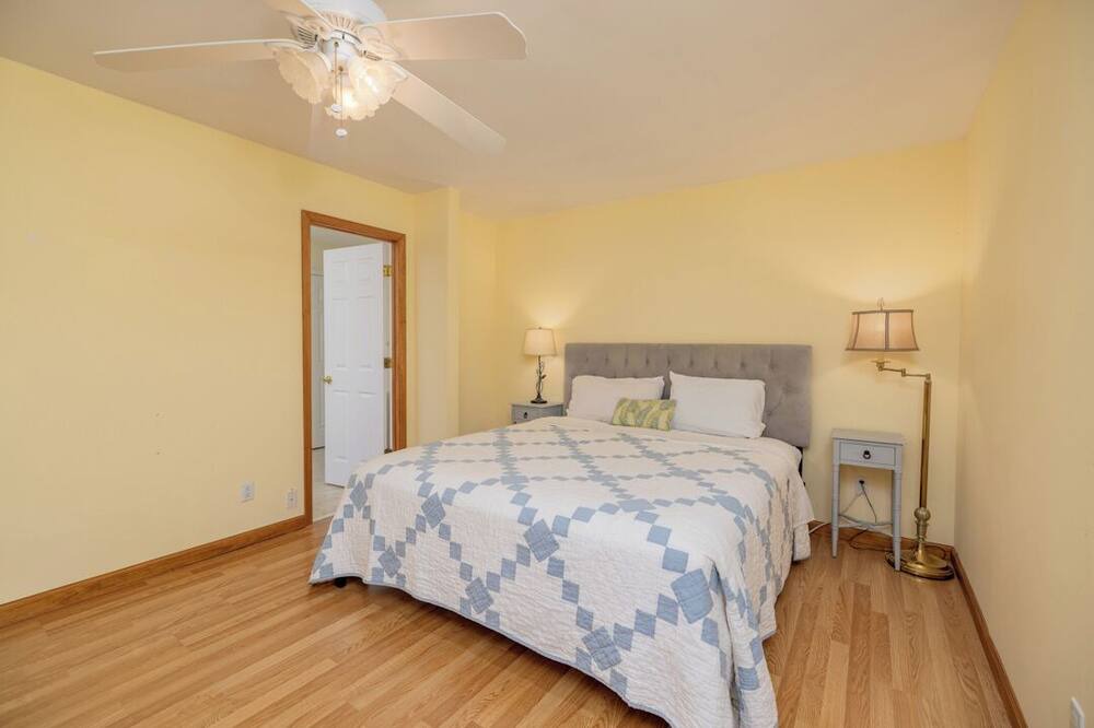 Photo of Bedroom in Hillcrest Point