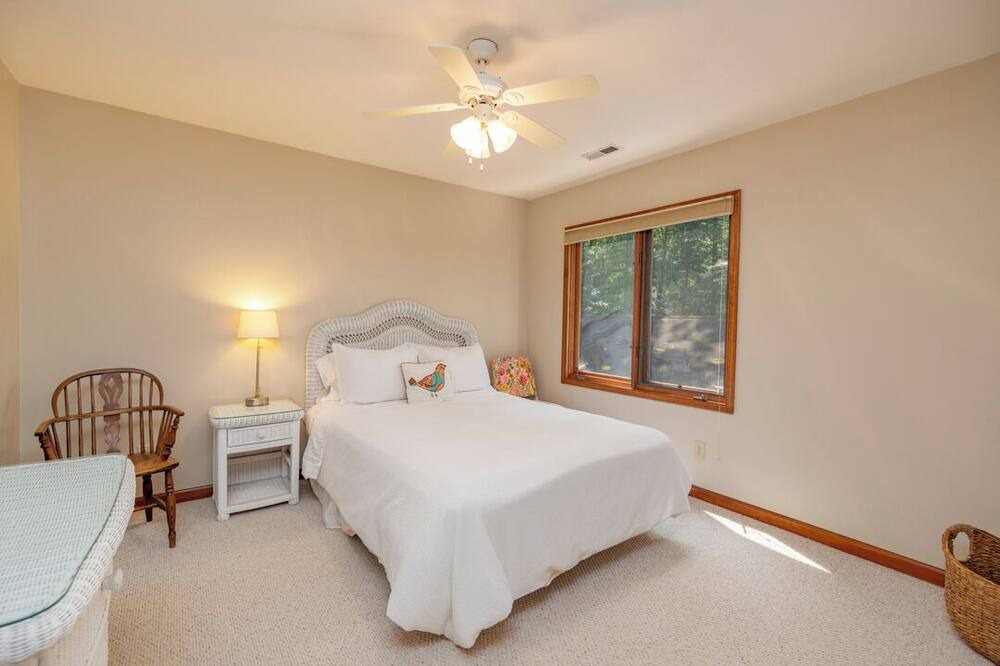 Photo of Bedroom in Hillcrest Point