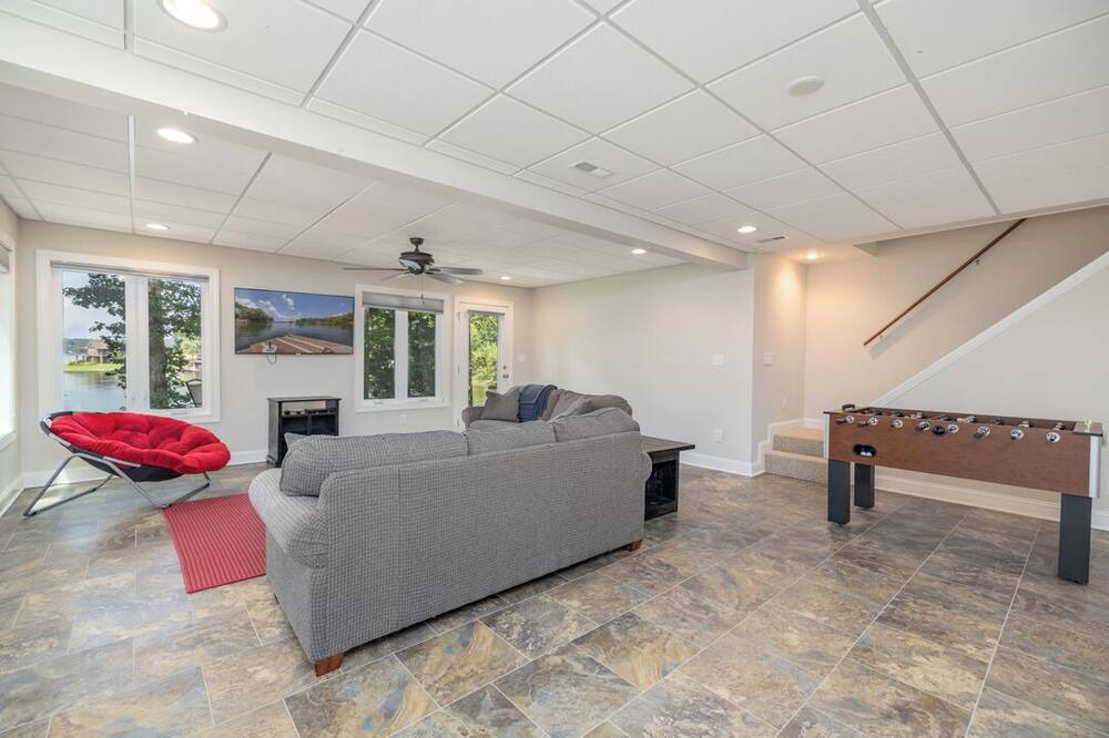 Photo of Livingroom in Hillcrest Point