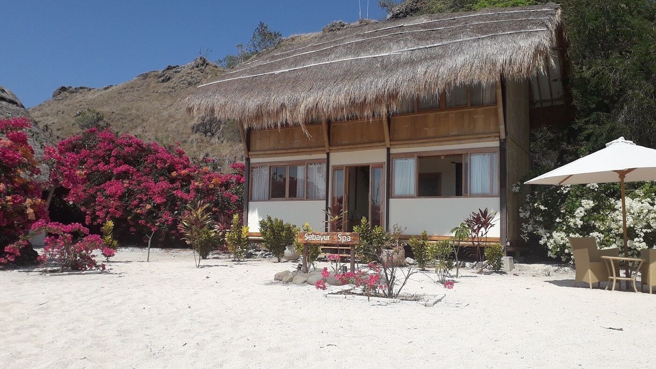 Photo of Others in Komodo